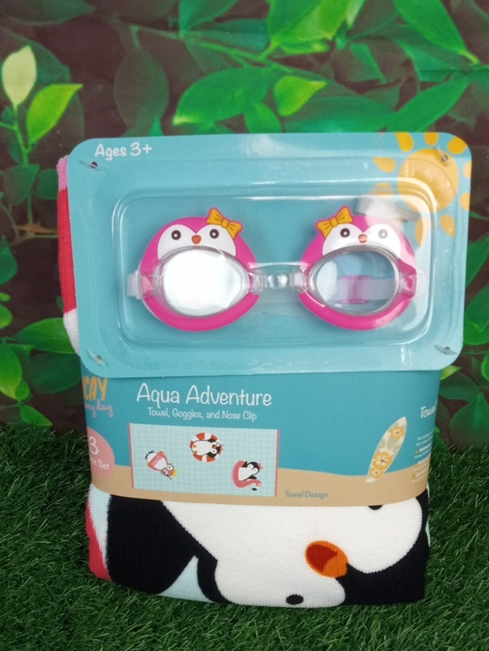 ⛱️ Kids Penguin Swim Goggles and Towel Set